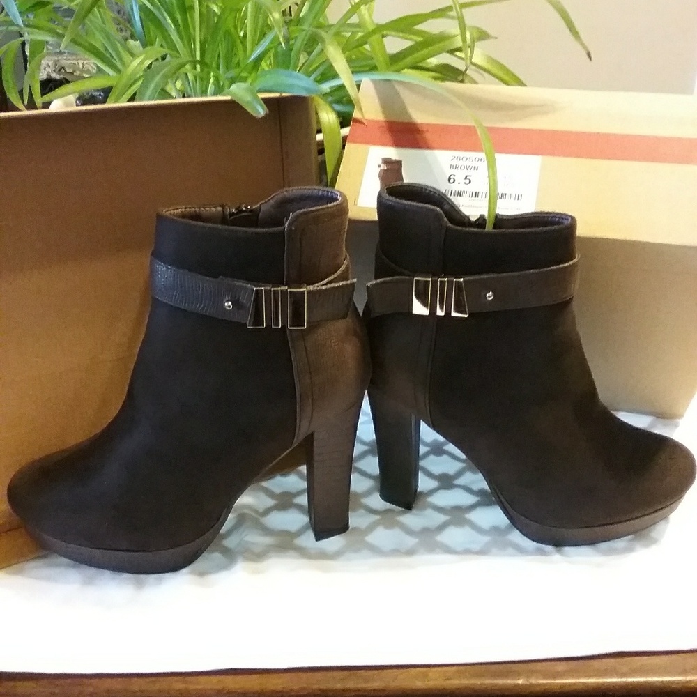 Brown ankle boots NWB.🍁 - Picture 4 of 5
